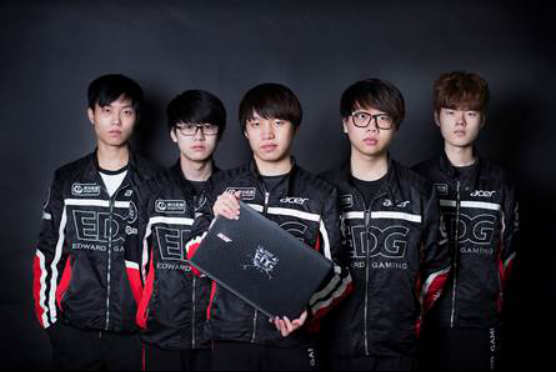 路上增添了 路上增添了