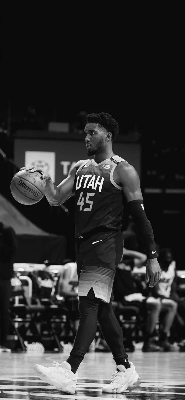 神变得愈发 神变得愈发